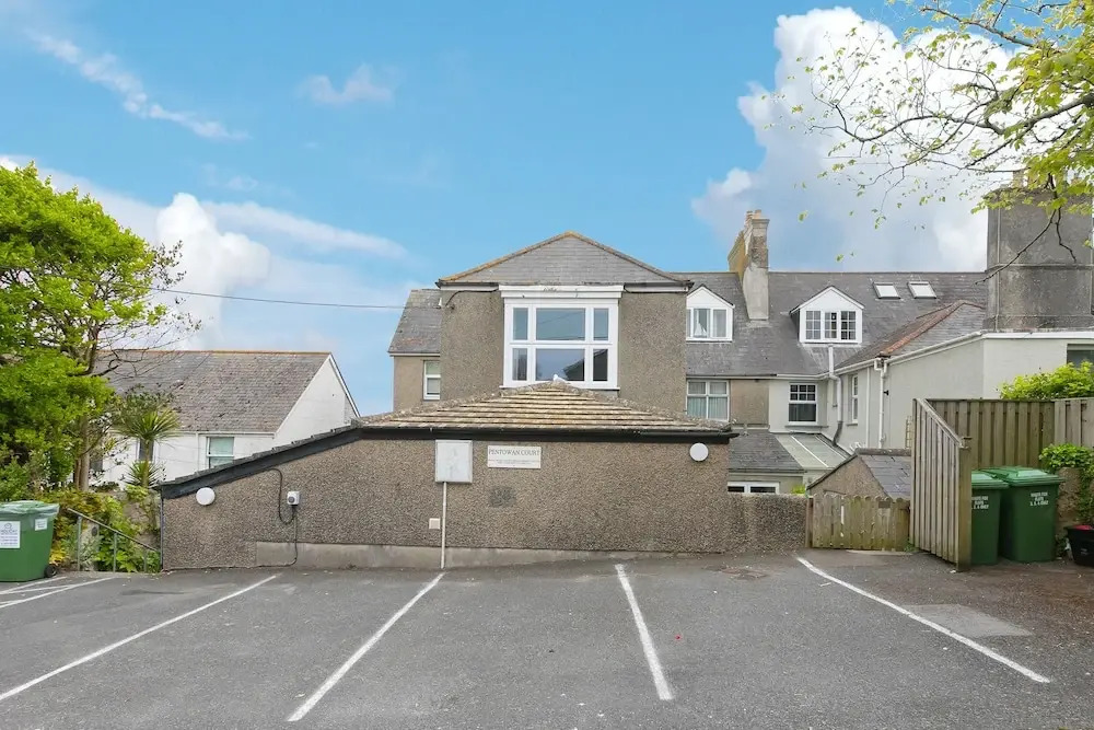 4 Pentowan Court