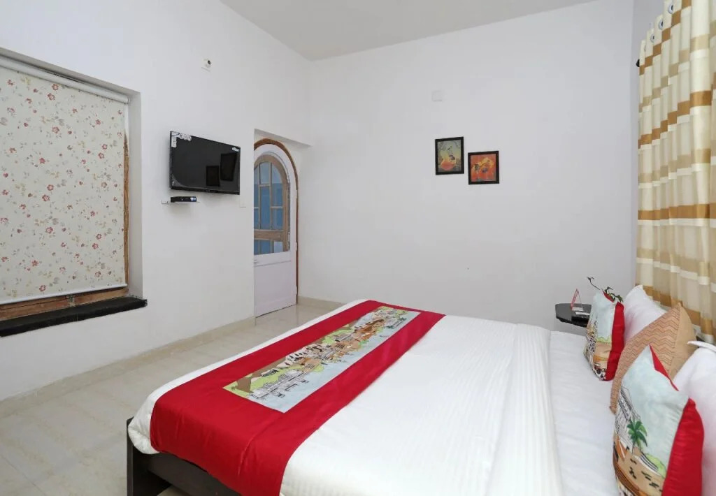 OYO 10298 Home near Sukhadia Circle