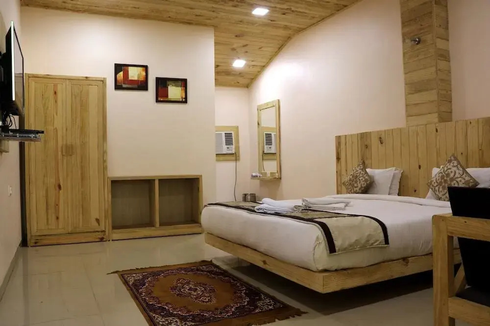 Anroute Stays116- Bade Mahadev Road