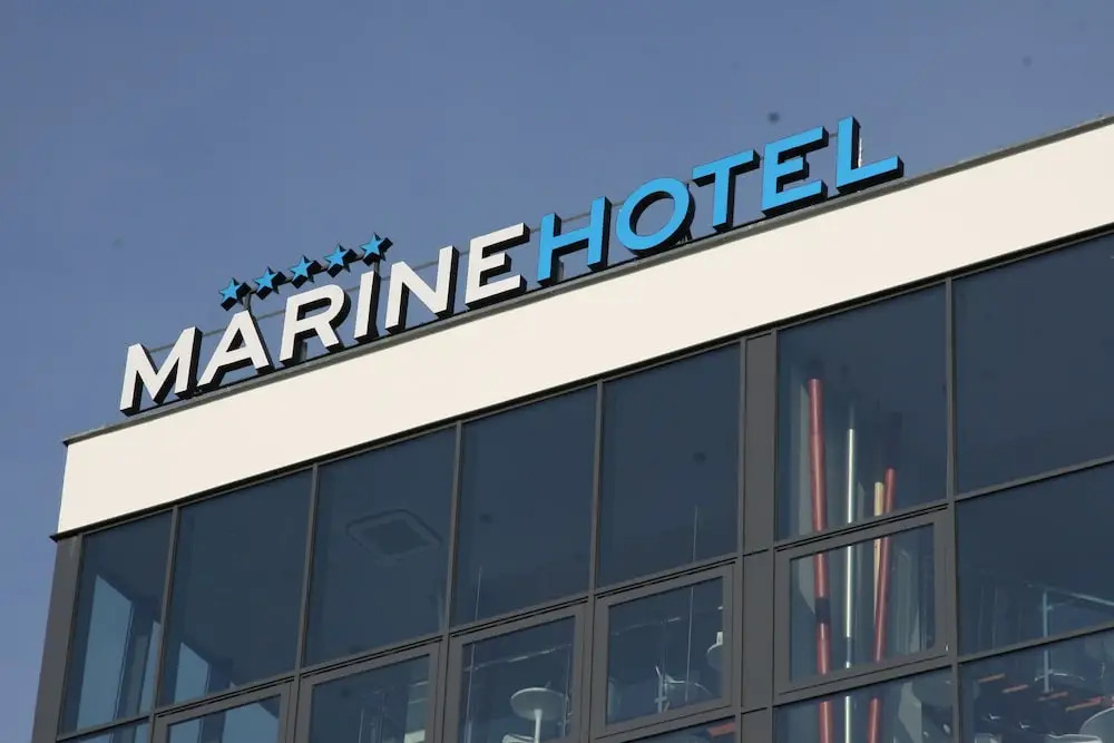 Apartament 214 w Marine Hotel
