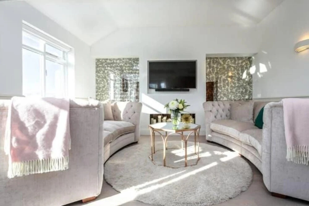 Boutique City Escape with Parking Walk Everywhere
