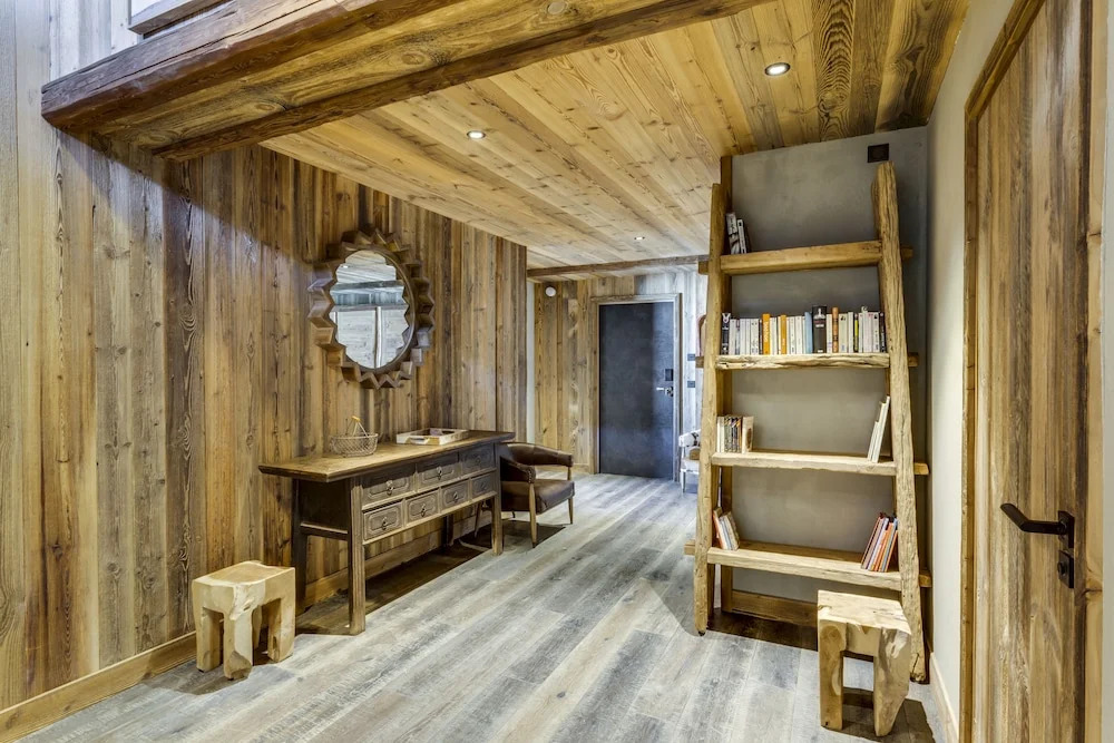 Luxury 8 bedrooms apartment, 380 sq.m. at 2551m. altitude