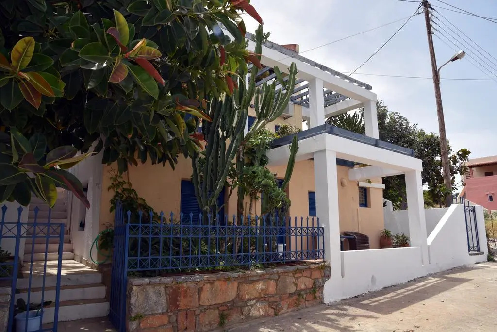 Alexandros Hotel