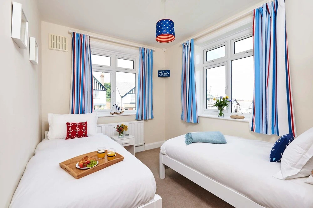 4 Bed in Sandsend oc-wa330