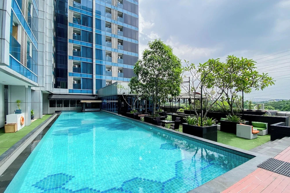 Homey And Cozy Living Studio At Tamansari The Hive Apartment