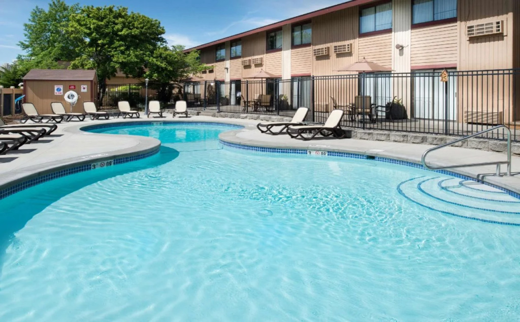 Ruby River Hotel