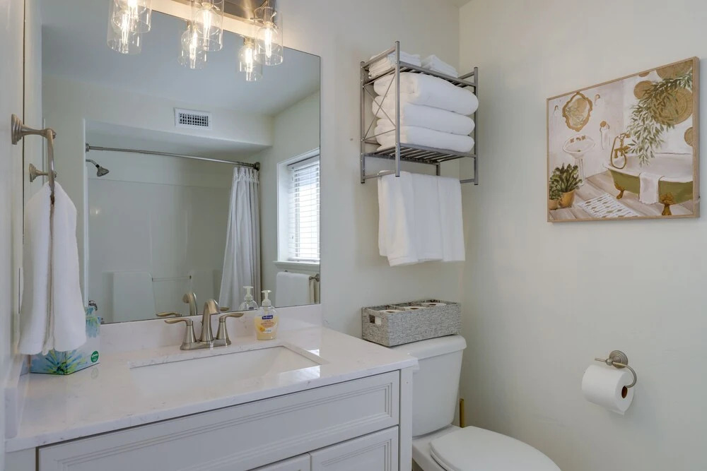 Orem Vacation Rental w/ Shared Yard & Hot Tub