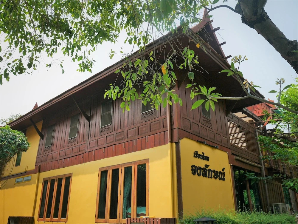 Ruenthai Jong Lux