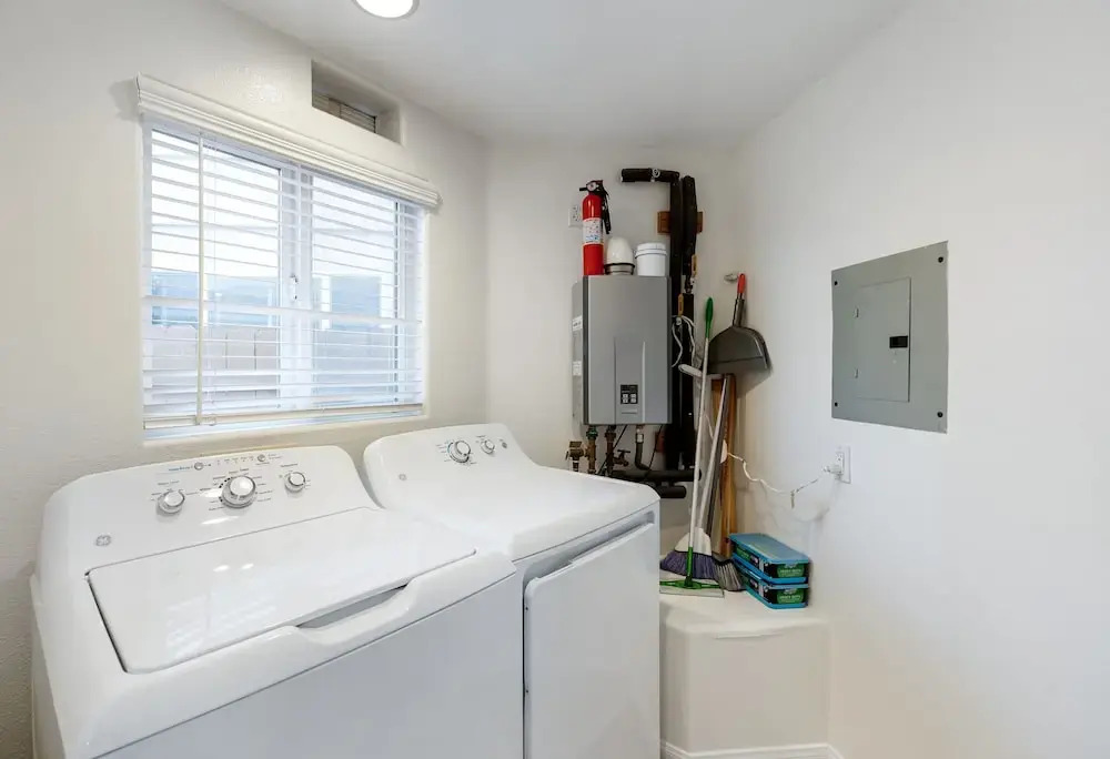 Walk to Dining, Mission + Pacific Beach, and Bars/nightlife Private Backyard