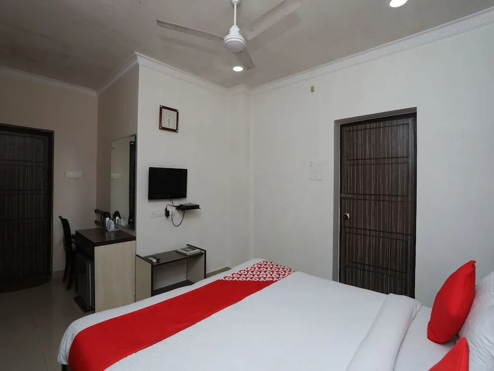 OYO Flagship 16097 Neeranand Regency Bhowanipore