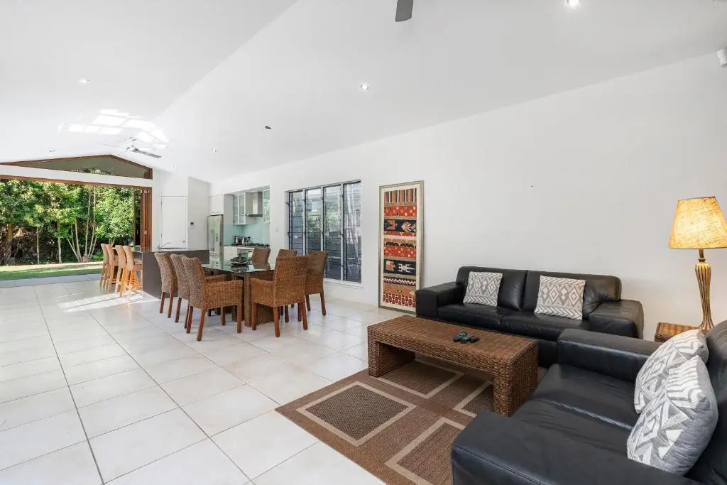 Aurelia 3 Bedroom Holiday Home Palm Cove