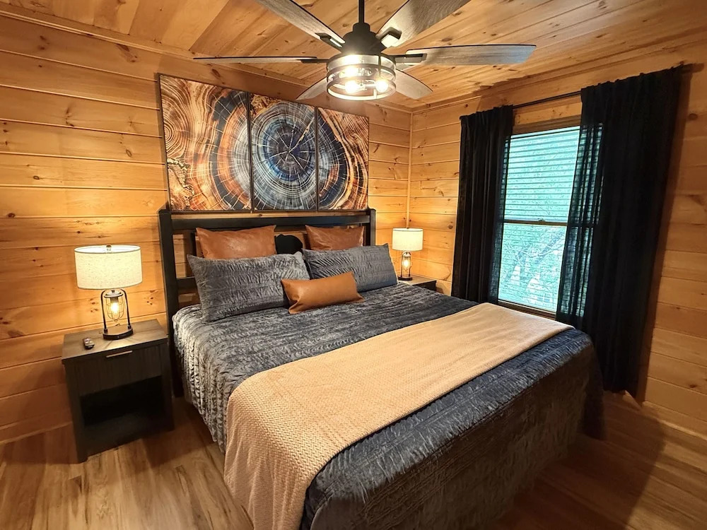 Silver Maple Summit 2 Bedroom Cabin