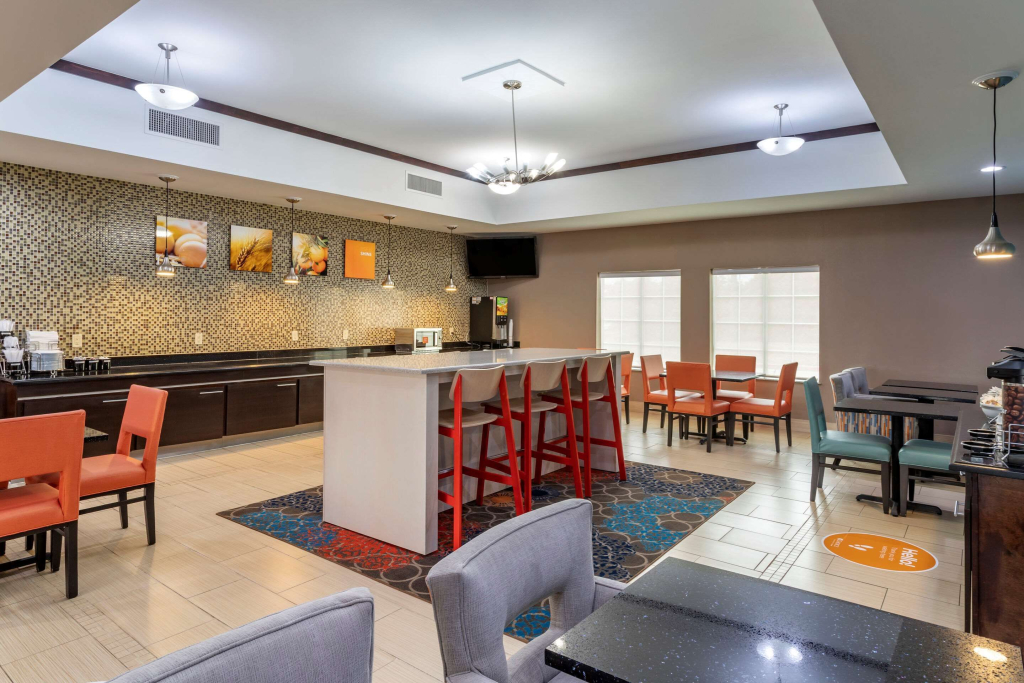 Comfort Inn & Suites Cleveland TX