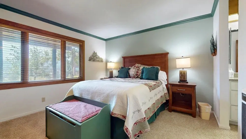 Meadow Ridge 28 Spacious and Secluded, Private Washer Dryer, Close to Eagle by RedAwning