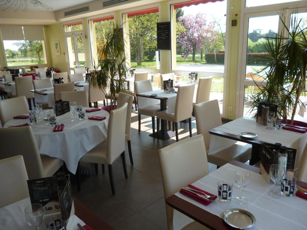 Logis Hotel De La Loire Ancenis - Restaurant Les Bateliers