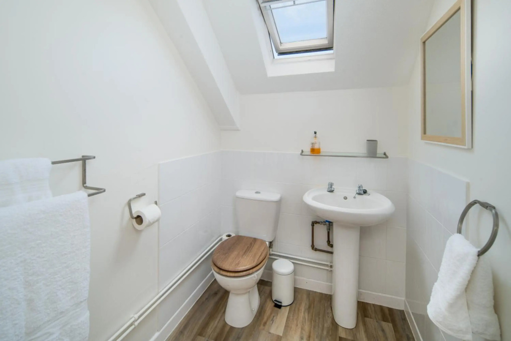 Trent Tops 3-bed penthouse apartment in West Cowes