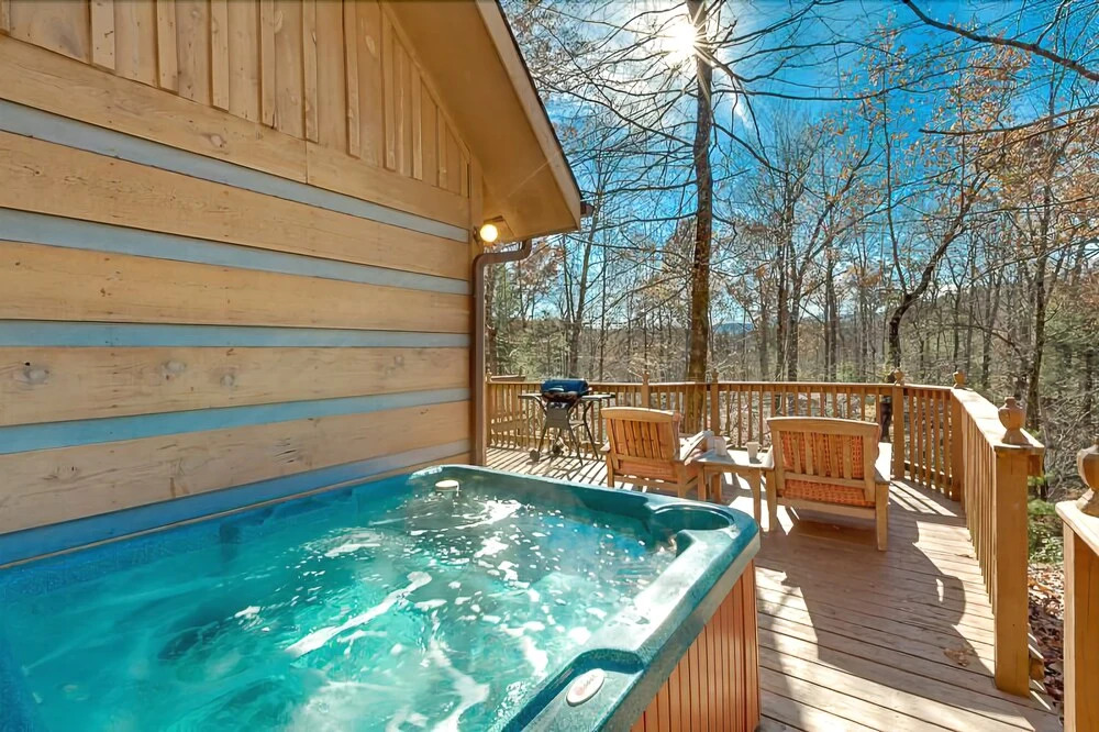 Bear Ridge 3 Bedroom Home with Hot Tub