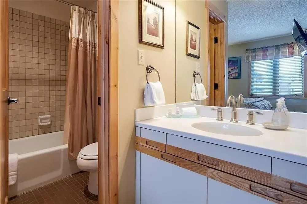 1208 Trappeur's Lodge, Trappeur's Crossing Apartment 1