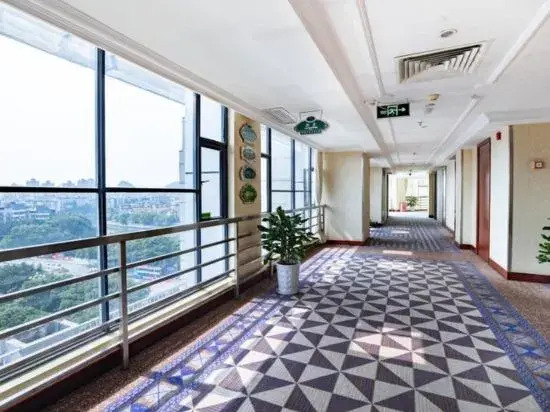 Global Village Elegant Lijiang Hotel (Guilin Two Rivers and Four Lakes Xiangbishan Branch)