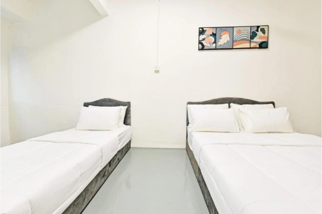 Hotel O S Homestay