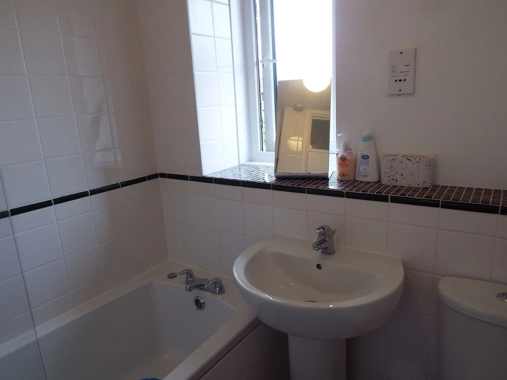 Ideal Central Edinburgh location with free on-site private parking