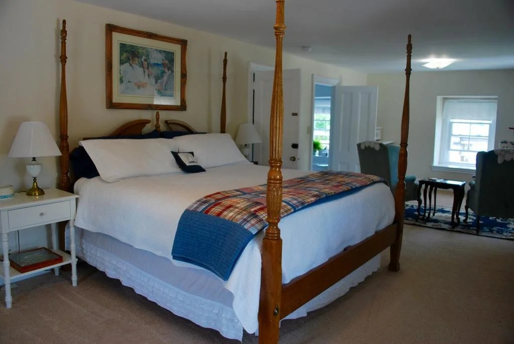 Iconic downtown retreat with firepit & fireplace- walk to Harbor Footbridge