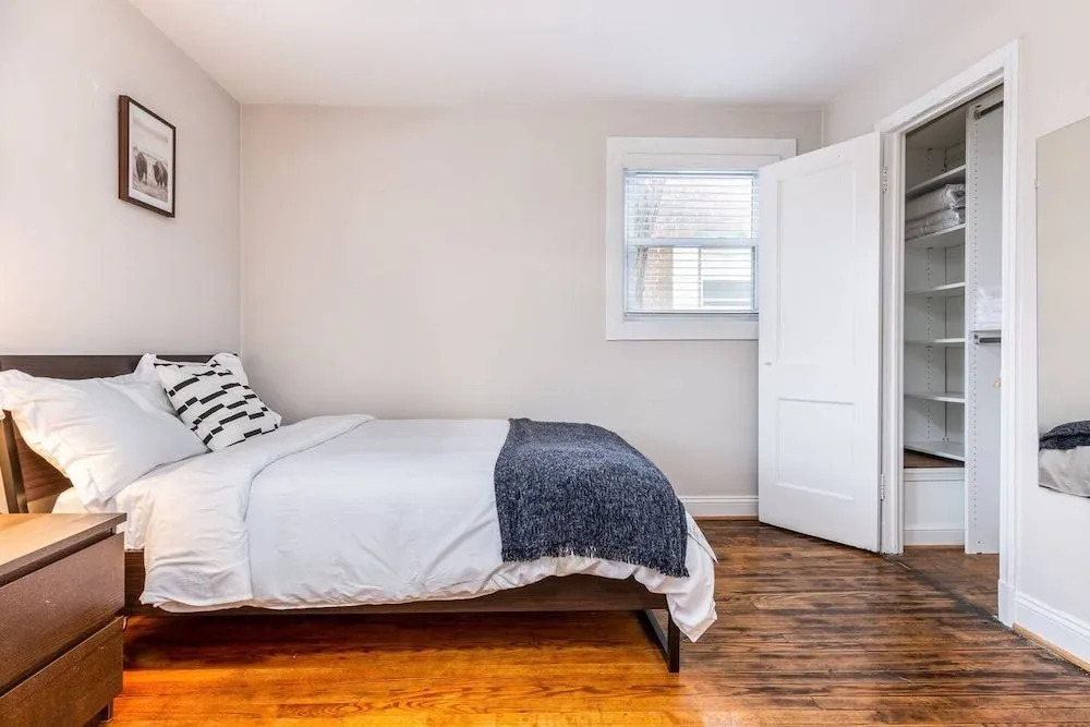 Gorgeous Home 10 min to DC by CozySuites