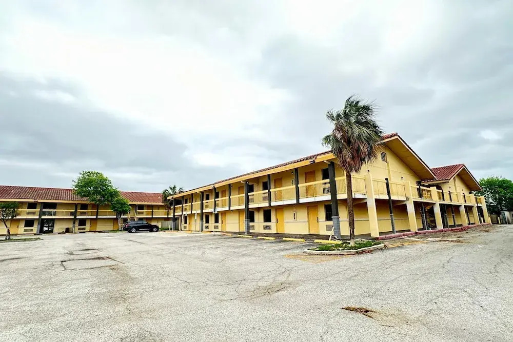 OYO Garden Inn & Suites