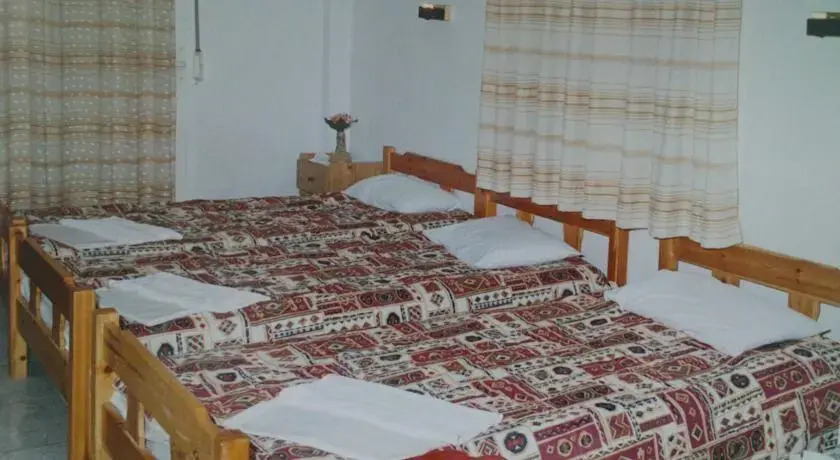 Stavros Rooms and Studios