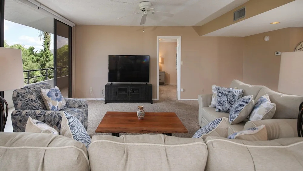 Anchorage Resort 3 Bedroom 3rd Floor Condo With Balcony 0886