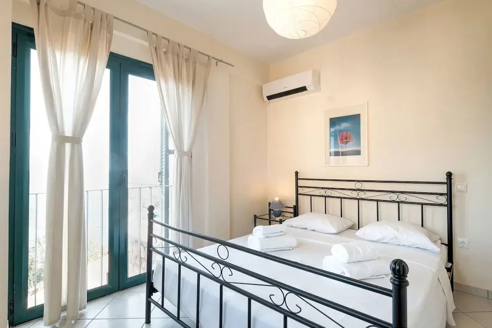 Villa in Pera Melana near Kissakas Beach
