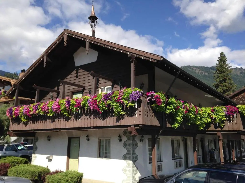 Linderhof Inn