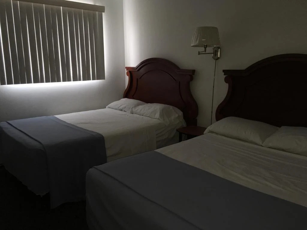 Surf 16 Motel