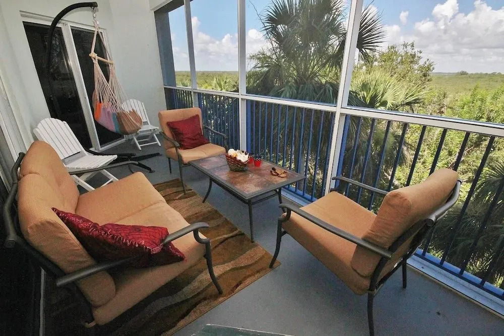 Oceanwalk 9-405 Apartment 3