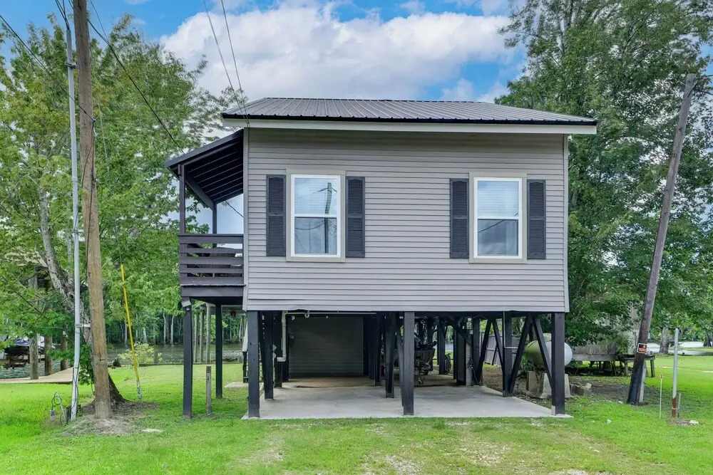 Home on Blood River - Private Dock & Spacious Deck