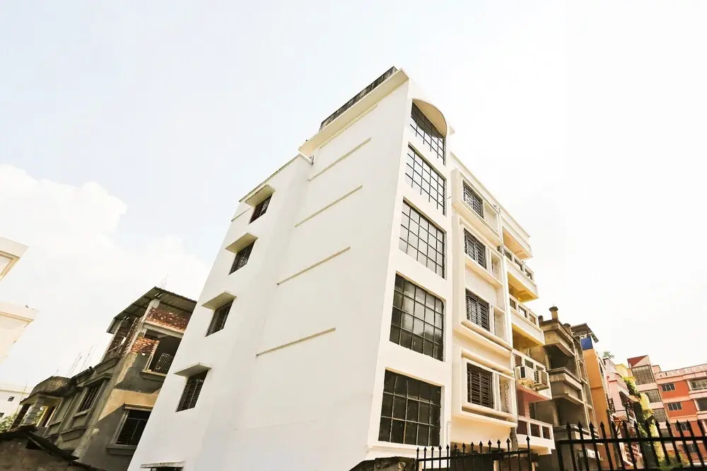 OYO 22566 Red Velvet Inn