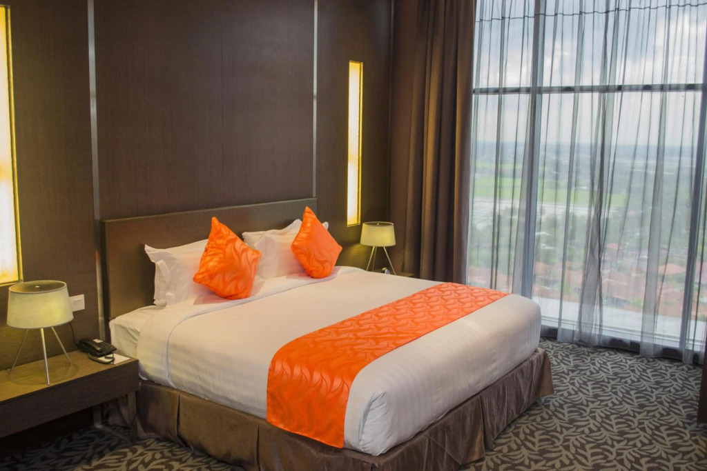 Grand Alora Hotel