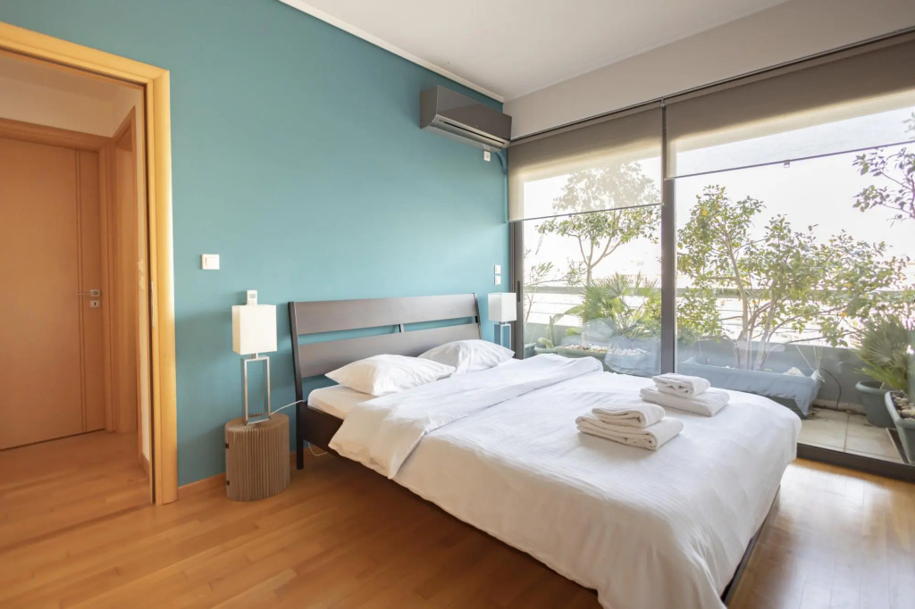 Luxury 2 bdr Penthouse Apt With Acropolis View