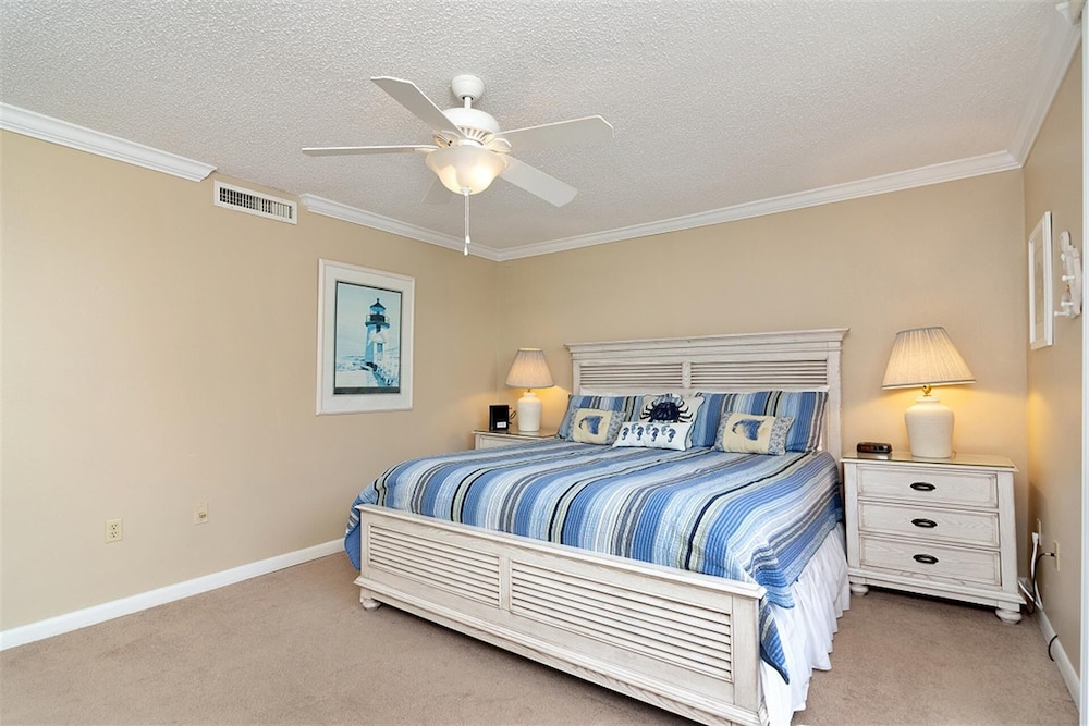 Shoreline Towers 1056 3 Bedroom Condo