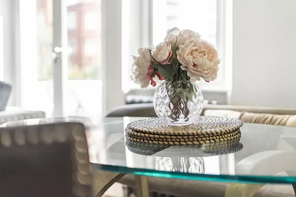 Royal Residence - Steps Away From Hyde Park