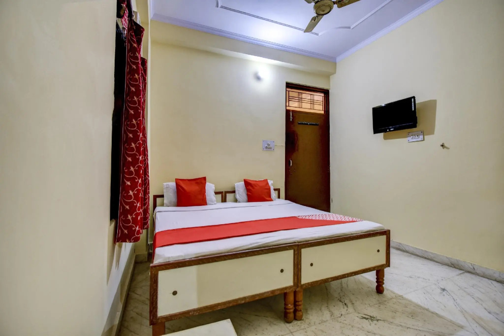 OYO 78848 Laxmi Narayan Bhavan