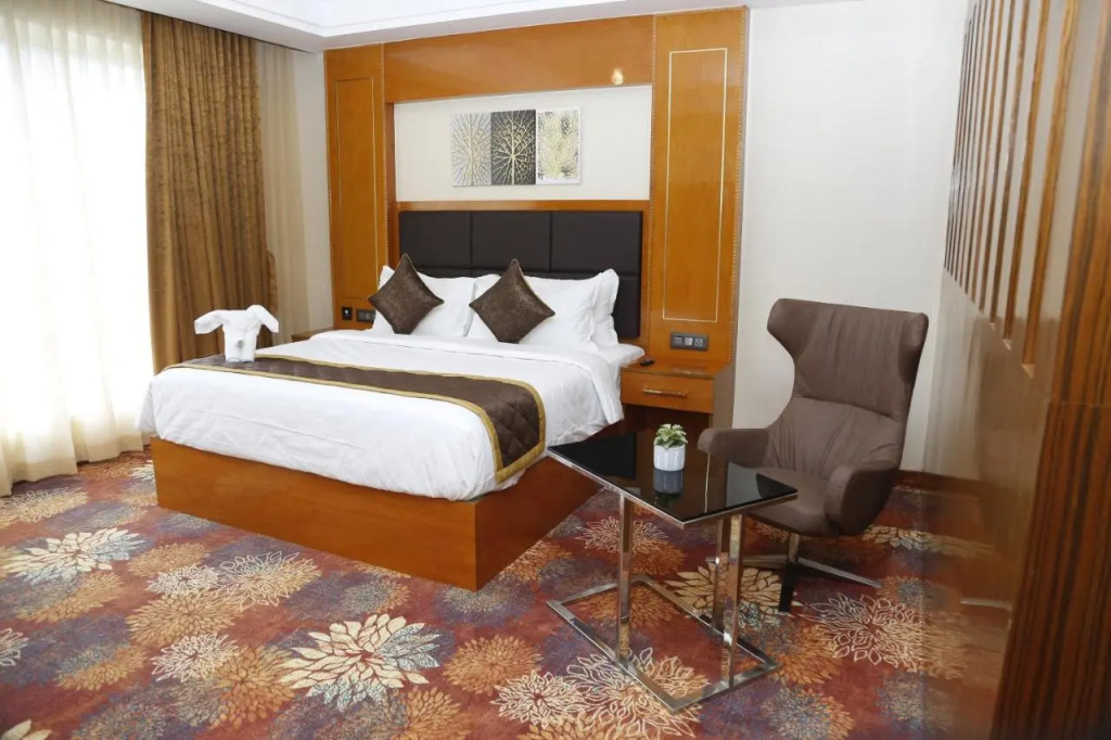Leroy Grand - Yeshwanthpur