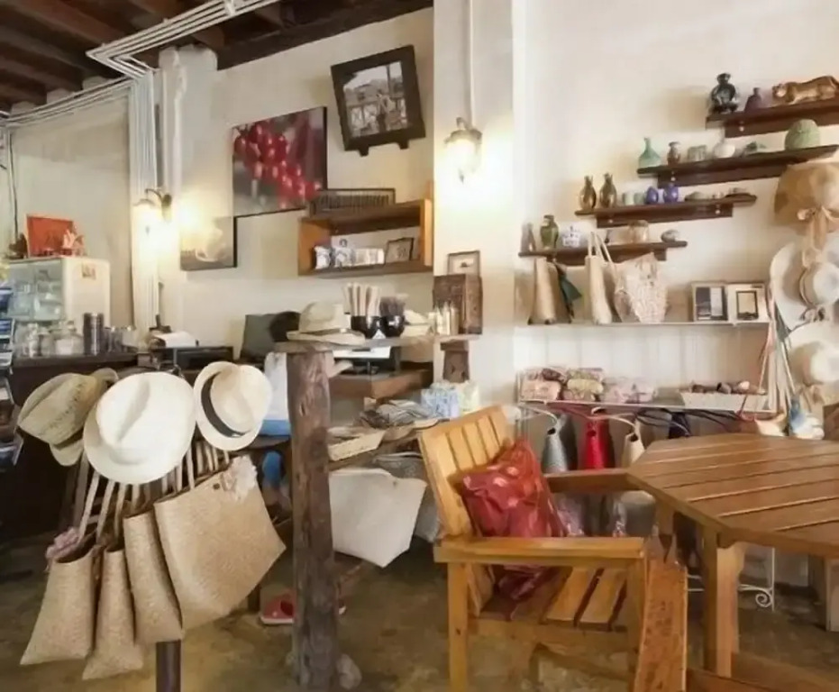 Gotum Hostel & Restaurant