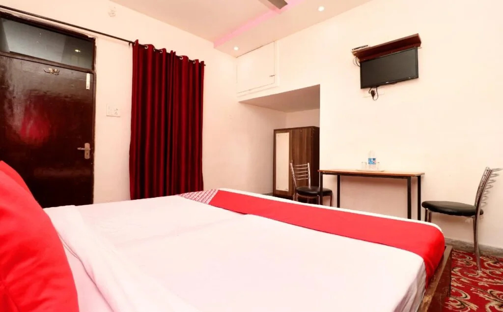 Hotel Rr Villa By OYO Rooms