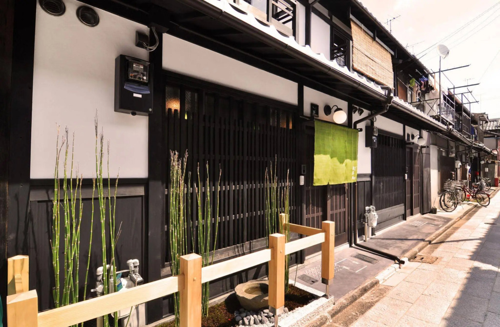 Wakakusa-An Private Machiya near JR Nijo Station