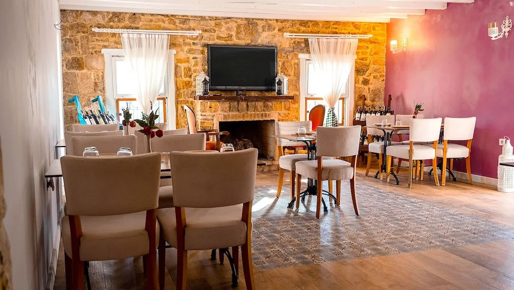 Otel Naturla Göl Evi
