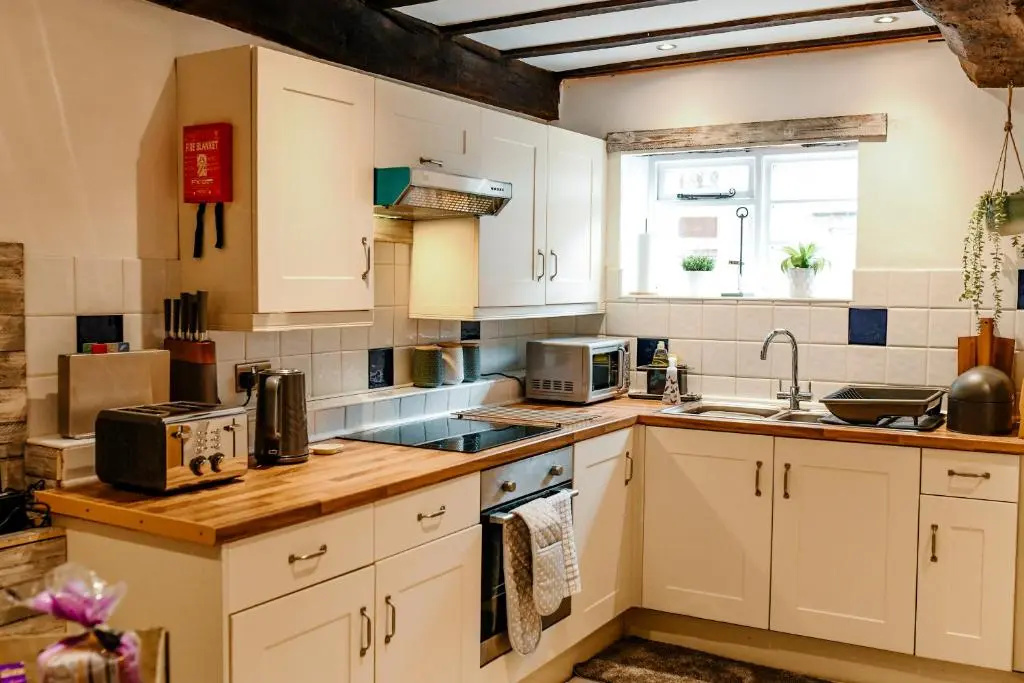 Period 4 storey town house in the heart of Bewdley - Sleeps 6 - Free private parking for 1 car