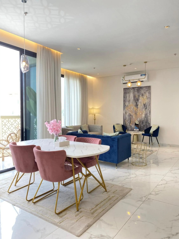 Spacious new 2 bedroom Apt-in amazing location