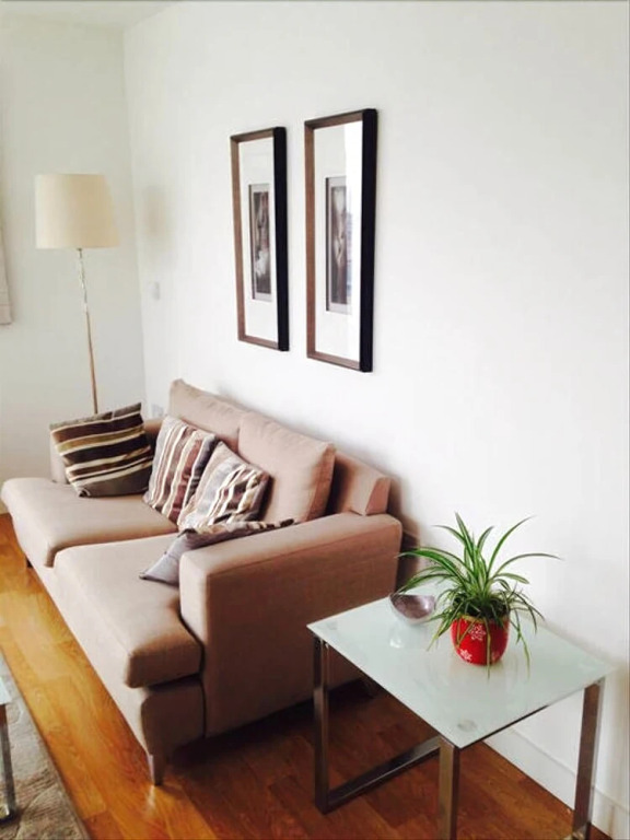 Modern and Airy 2 bed 2 Bath Flat With Great Views