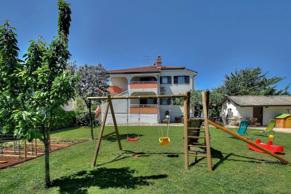 Apartments Sonja Zambratija